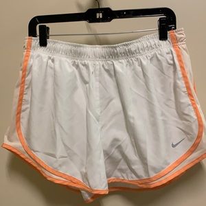 Nike women’s tempo running shorts